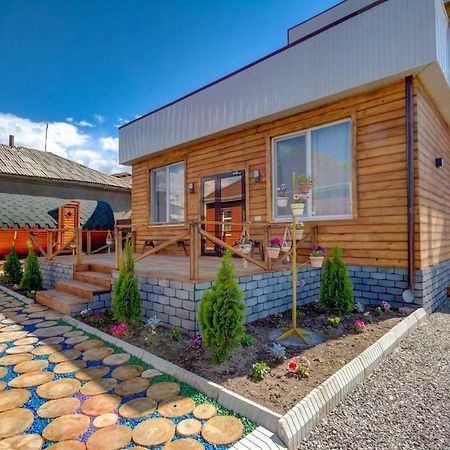 Hillside Karakol B&B Εξωτερικό φωτογραφία