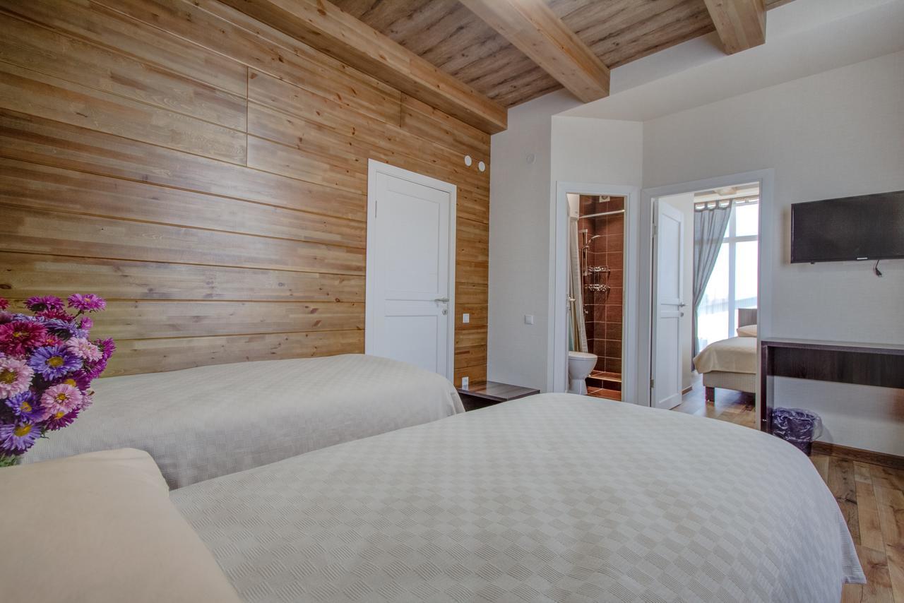 Hillside Karakol B&B Εξωτερικό φωτογραφία