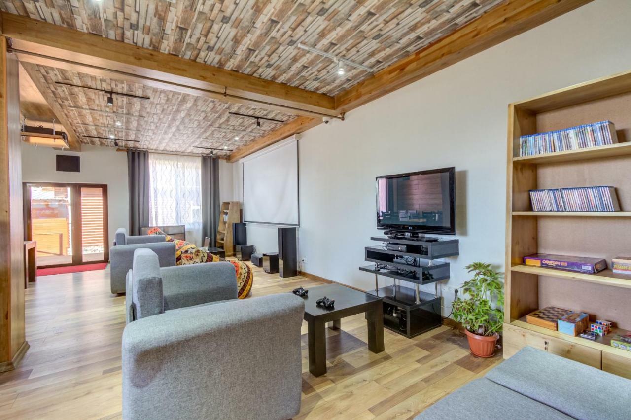 Hillside Karakol B&B Εξωτερικό φωτογραφία